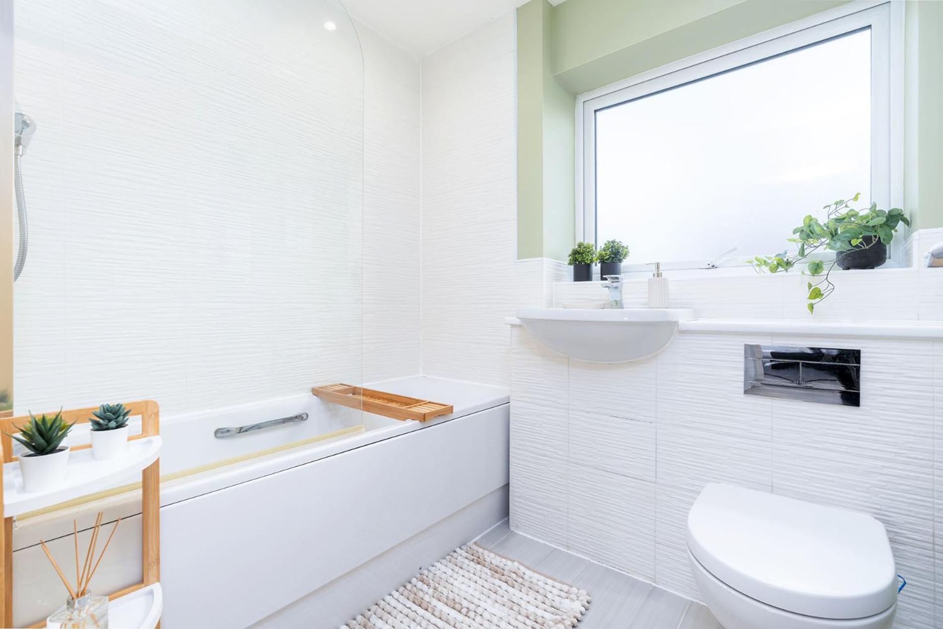 6 Guests - 3 Bedrooms - Free Wi-Fi - Manchester Exterior photo