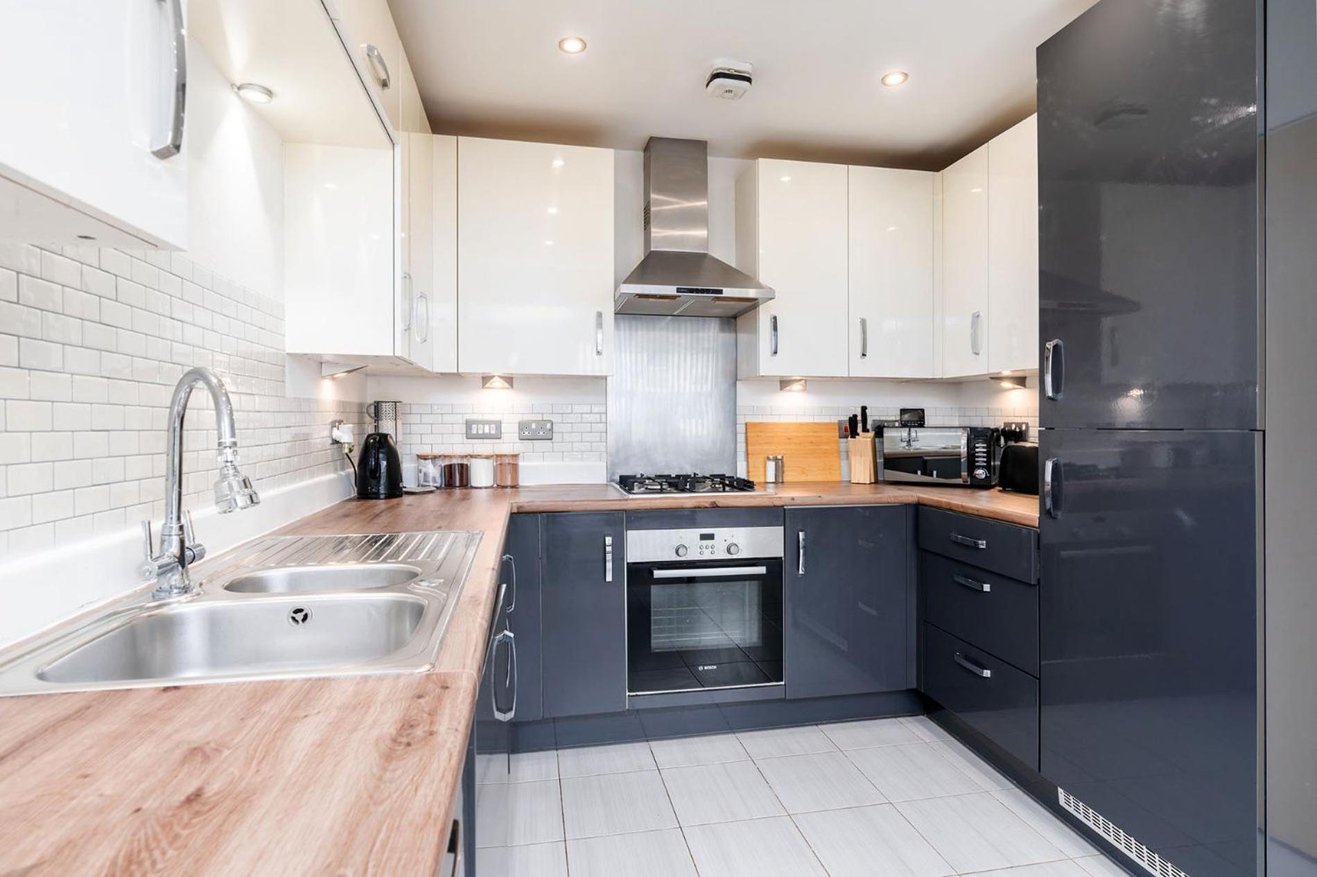 6 Guests - 3 Bedrooms - Free Wi-Fi - Manchester Exterior photo