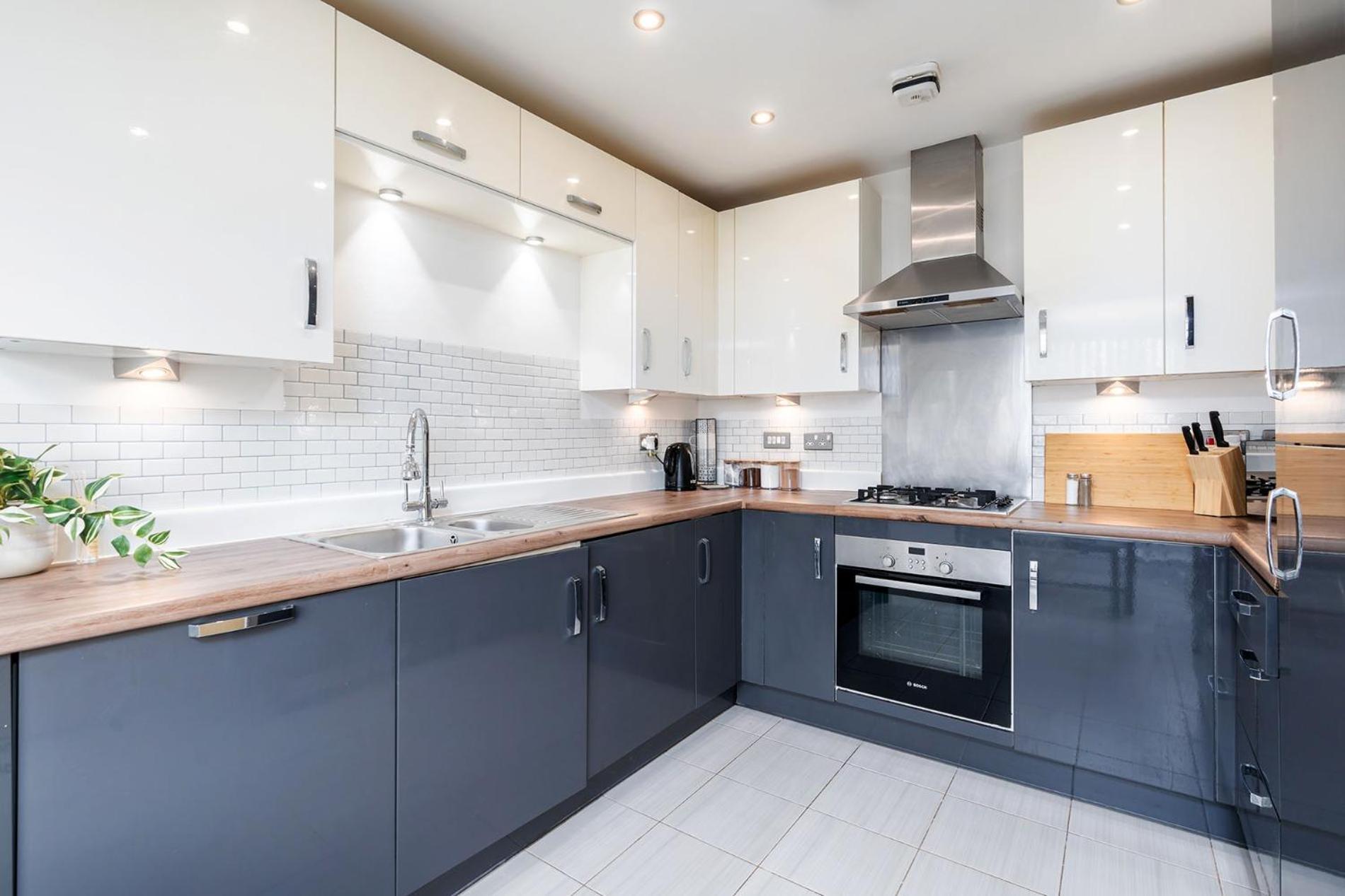 6 Guests - 3 Bedrooms - Free Wi-Fi - Manchester Exterior photo