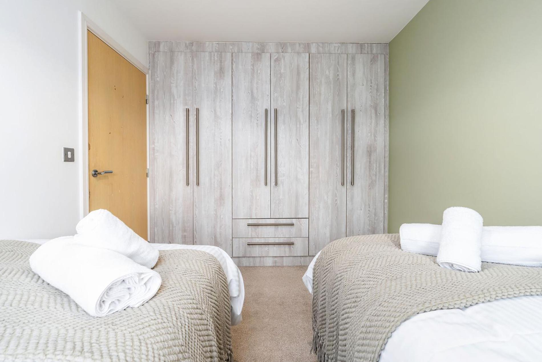 6 Guests - 3 Bedrooms - Free Wi-Fi - Manchester Exterior photo